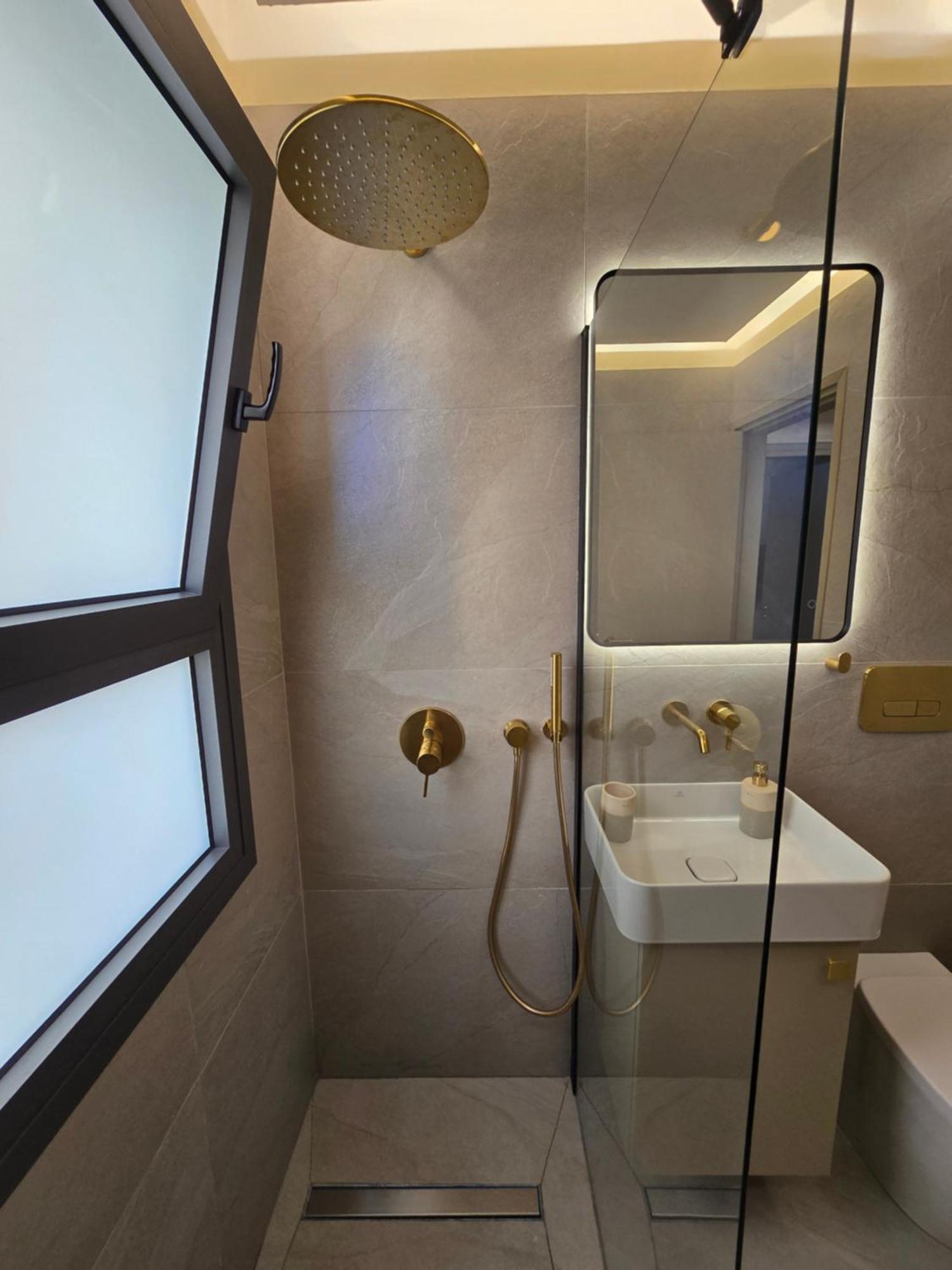 R4 By Marealty Paphos